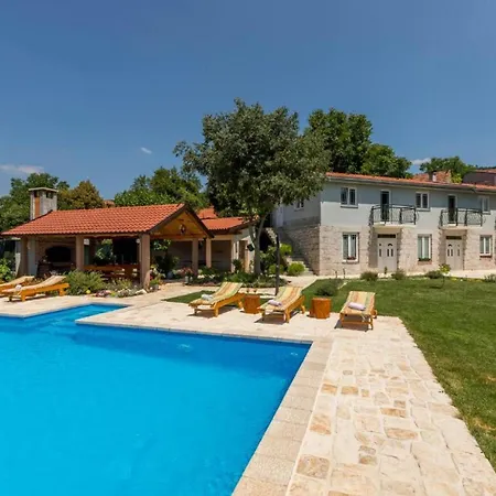 Kata With Pool And Whirlpool Willa Bilopavlovici