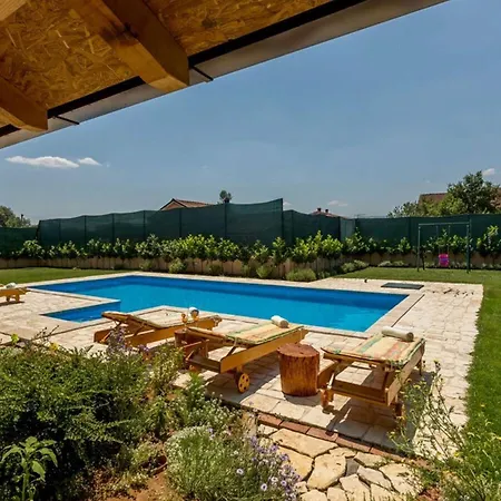 Kata With Pool And Whirlpool Bilopavlovici