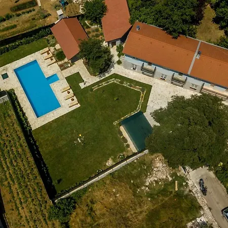 Kata With Pool And Whirlpool * Bilopavlovici